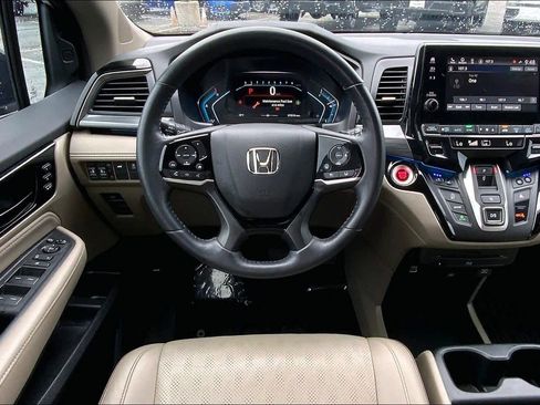 Used 2023 Honda Odyssey Elite image 5
