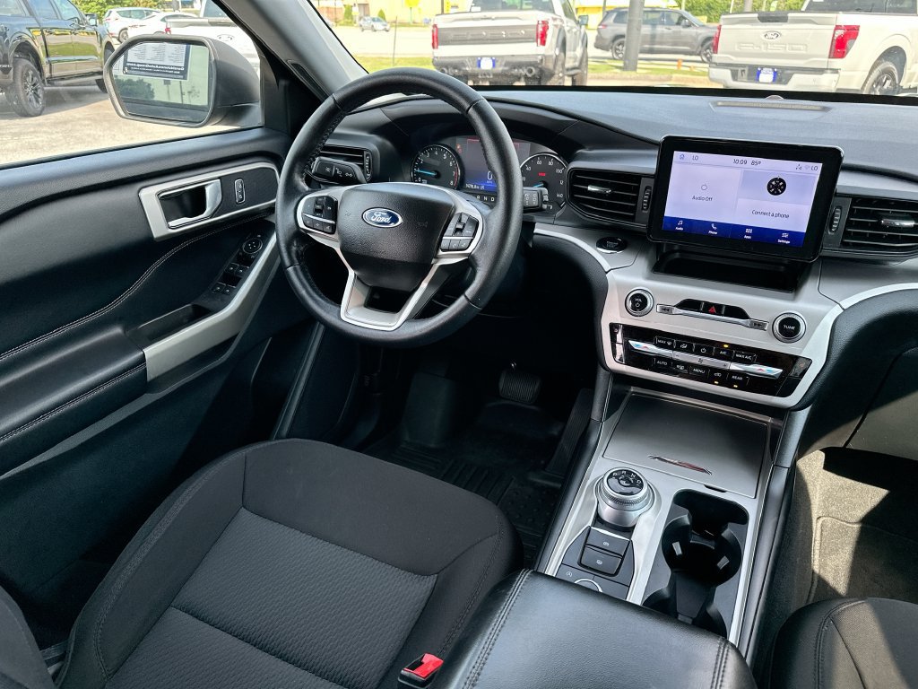 Used 2022 Ford Explorer XLT AWD/4WD image 19