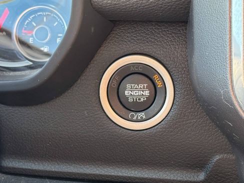 Used 2023 RAM 2500 Laramie AWD/4WD image 32