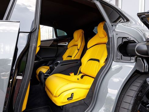 Used 2025 Ferrari Purosangue AWD/4WD image 25