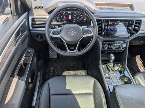Used 2023 Volkswagen Atlas Cross Sport SE w/ Panoramic Sunroof Package FWD image 10
