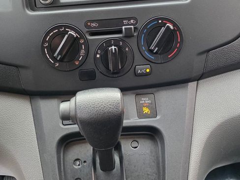 Used 2021 Nissan NV200 S image 18