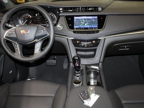 New 2025 Cadillac XT5 Premium Luxury image 14