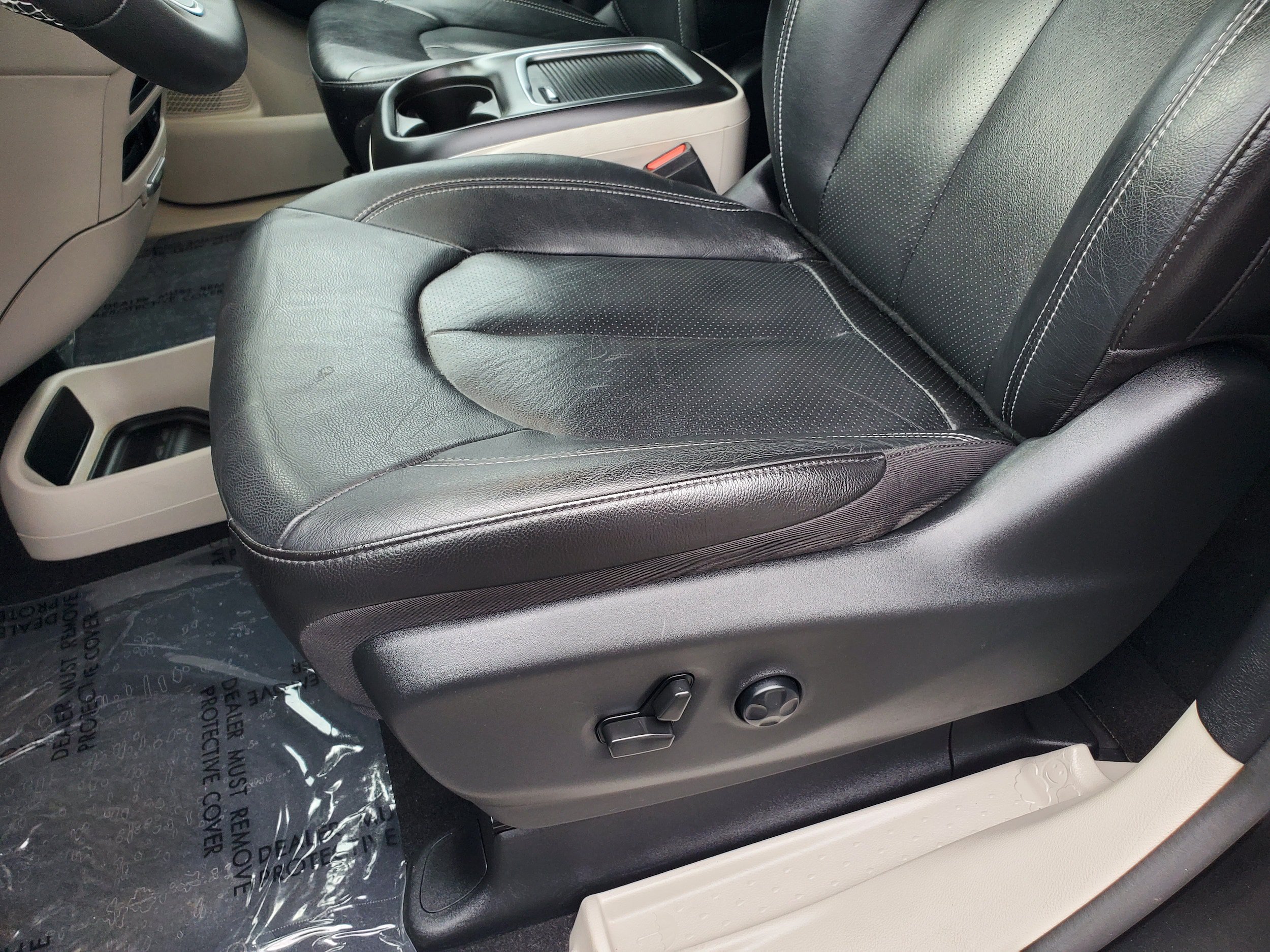 Used 2022 Chrysler Pacifica Touring-L FWD image 10