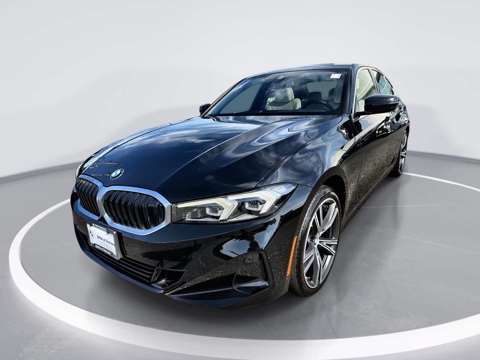 Used 2024 BMW 330i xDrive Sedan w/ Convenience Package AWD/4WD image 1