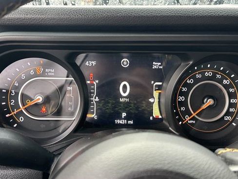 Certified 2024 Jeep Gladiator Sport image 27