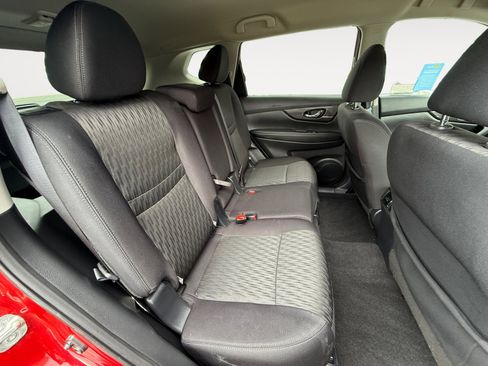 Used 2019 Nissan Rogue SV w/ Premium Package AWD/4WD image 18