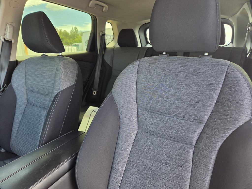 Used 2023 Nissan Rogue SV FWD image 26