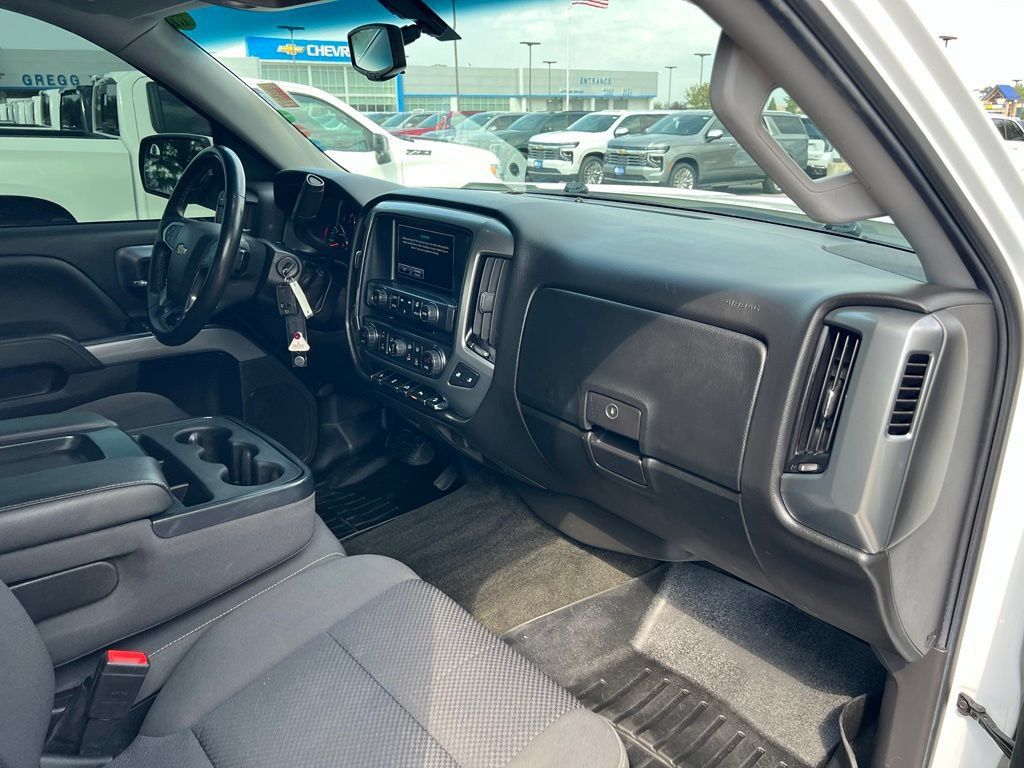 Used 2018 Chevrolet Silverado 1500 LT w/ All Star Edition AWD/4WD image 26