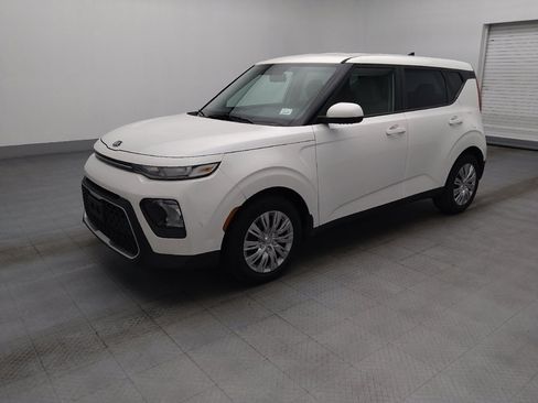 Used 2020 Kia Soul LX FWD image 2