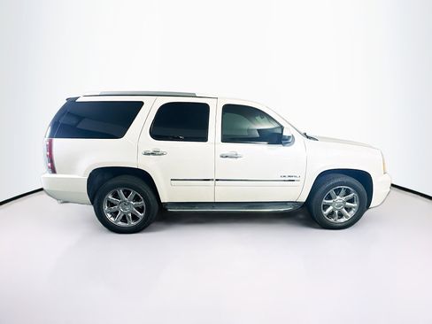 Used 2013 GMC Yukon Denali RWD image 10