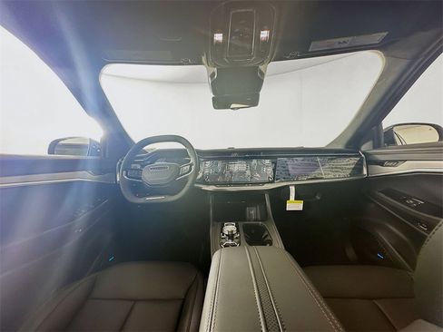 New 2025 Jeep Wagoneer S Launch Edition image 9