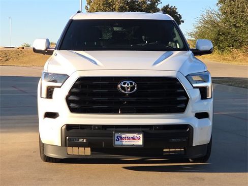 Used 2025 Toyota Sequoia SR5 image 2