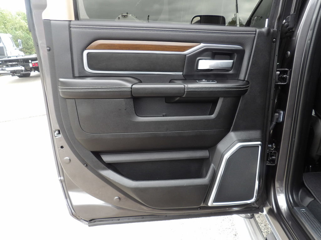 Used 2022 RAM 2500 Laramie AWD/4WD image 28