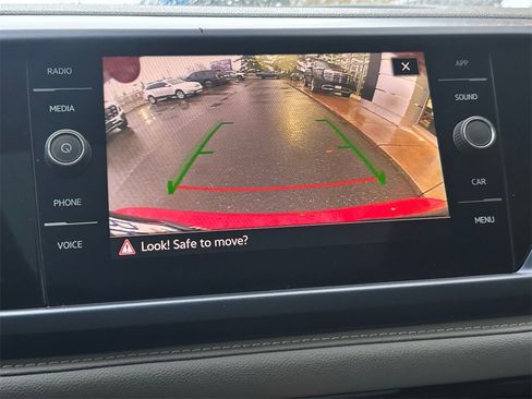 Used 2024 Volkswagen Taos SE image 25