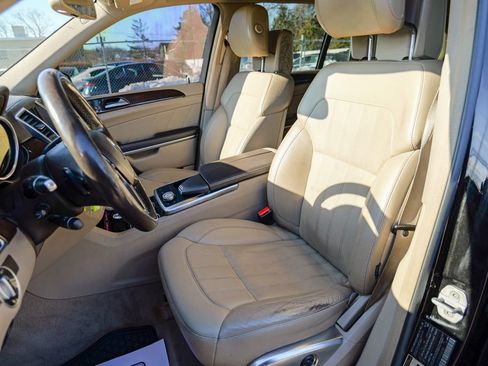 Used 2013 Mercedes-Benz GL 450 4MATIC image 32