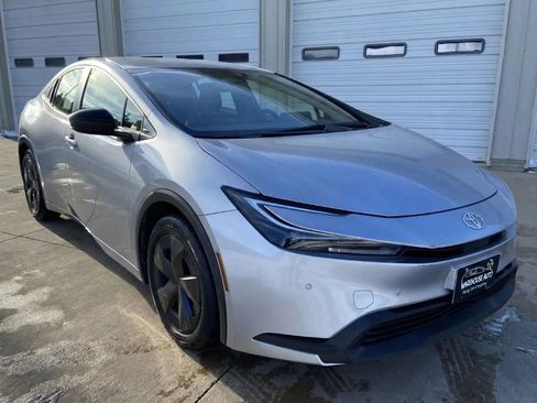 Used 2024 Toyota Prius LE image 1