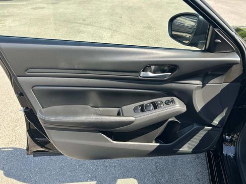 Used 2025 Nissan Altima 2.5 SV image 20