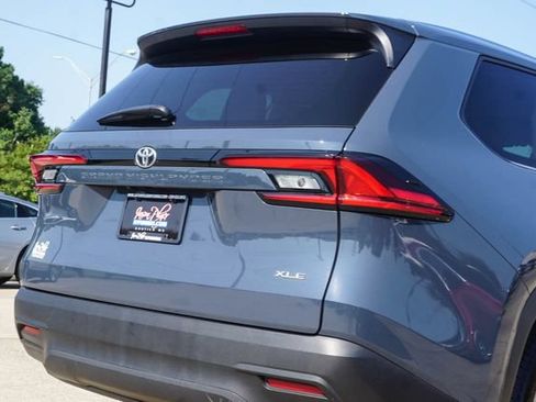 Used 2025 Toyota Grand Highlander FWD image 5