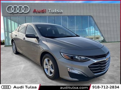 Used 2025 Chevrolet Malibu LS image 1