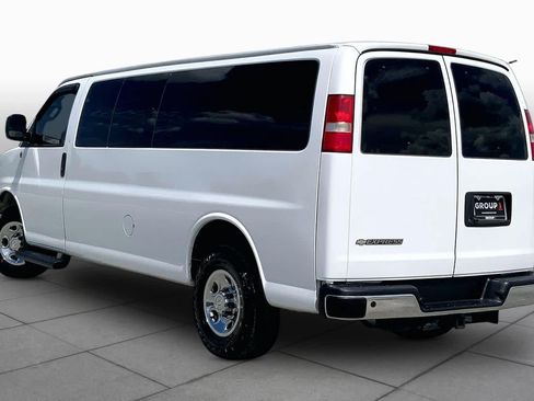 Used 2018 Chevrolet Express 3500 LT w/ LT Preferred Equipment Group RWD image 12
