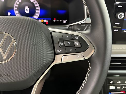 New 2025 Volkswagen Taos SE image 13