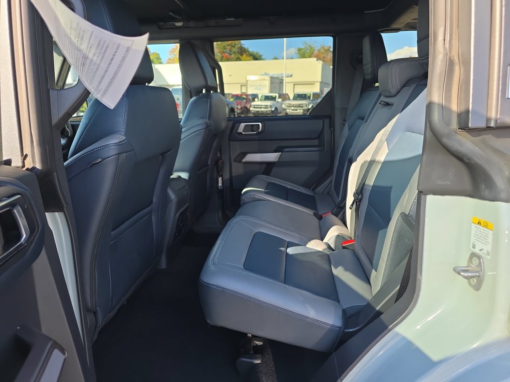 Used 2022 Ford Bronco Outer Banks AWD/4WD image 16