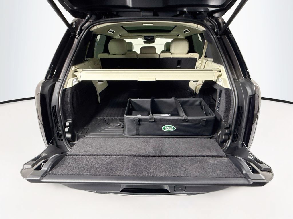 New 2026 Land Rover Range Rover Long Wheelbase SE AWD/4WD image 30