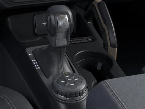 New 2025 Ford Bronco Badlands image 14