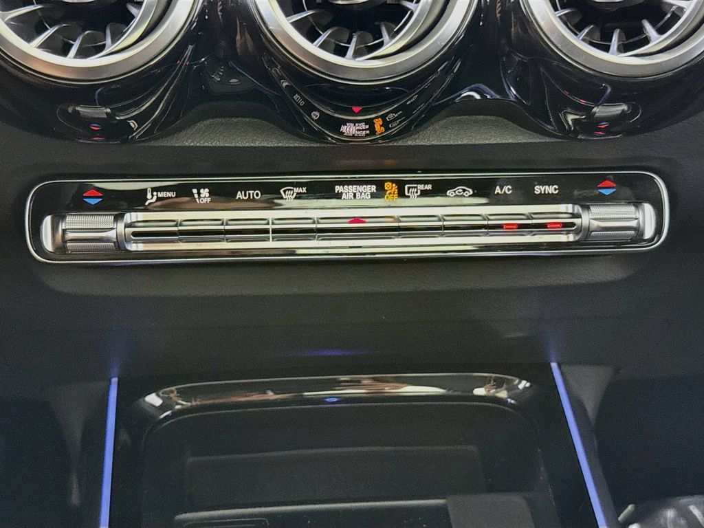 Used 2023 Mercedes-Benz GLB 250 4MATIC image 16