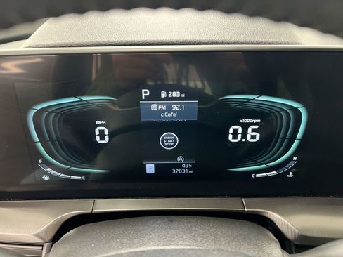 Used 2024 Kia Telluride S image 12