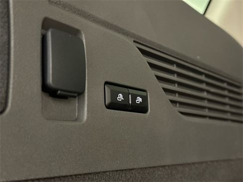 Used 2024 Lincoln Nautilus Premier w/ Equipment Group 102A image 10