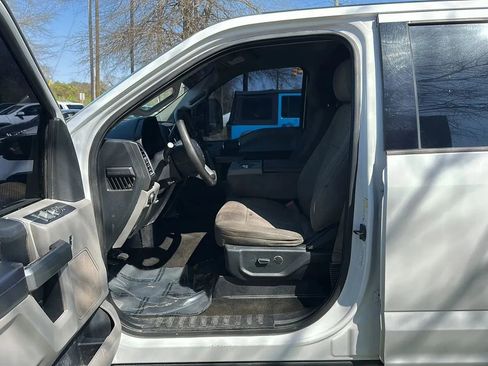 Used 2017 Ford F250 XLT w/ XLT Value Package image 12