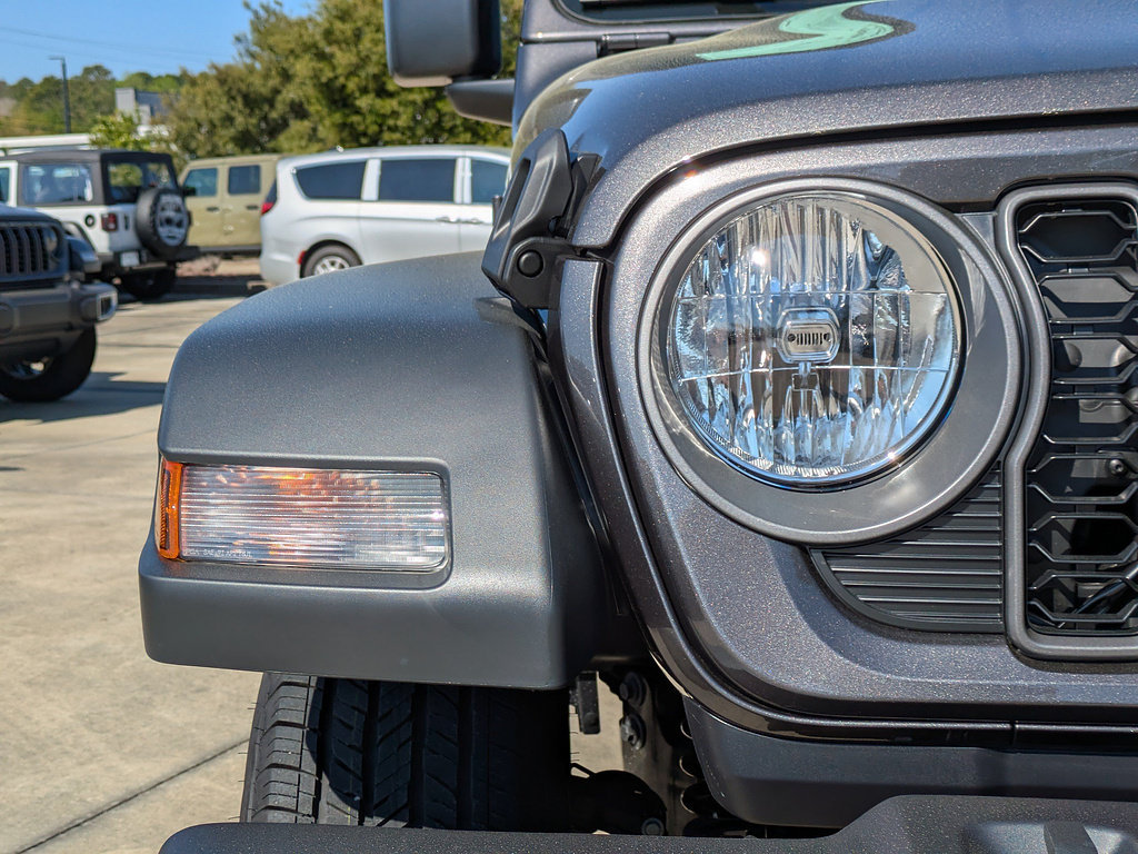 New 2026 Jeep Gladiator Sport AWD/4WD image 10