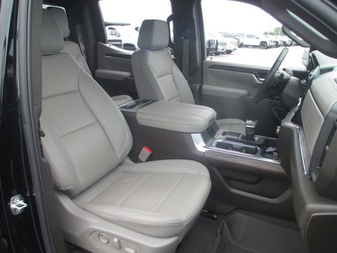 Used 2025 GMC Sierra 1500 SLT w/ SLT Premium Plus Package AWD/4WD image 24
