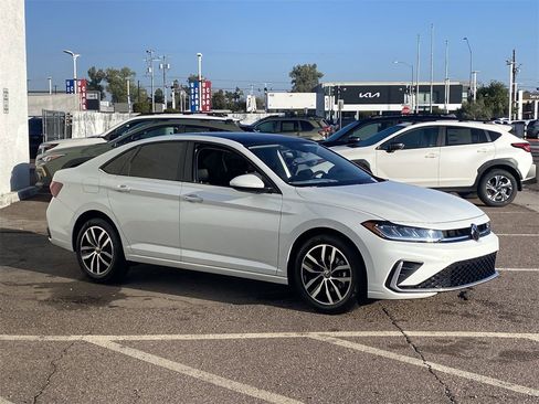 New 2026 Volkswagen Jetta SE image 2