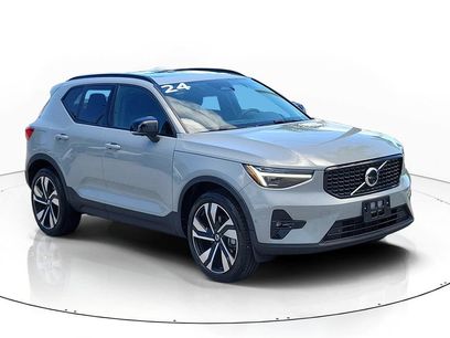 Used 2024 Volvo XC40 B5 Ultimate w/ Climate Package