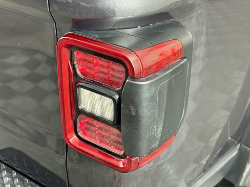 Used 2021 Jeep Gladiator Mojave image 33