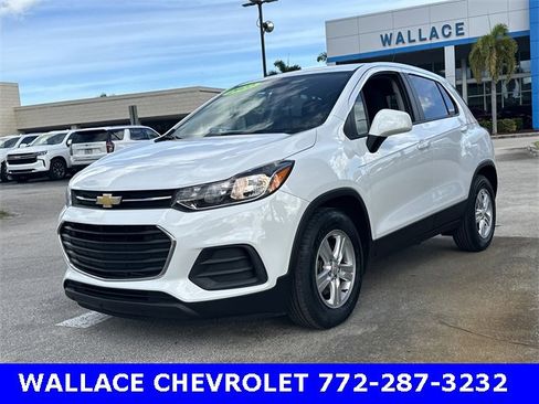 Certified 2022 Chevrolet Trax LS w/ Tint and Cruise Package image 2
