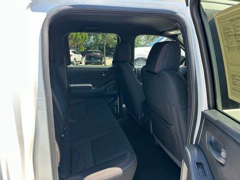 Used 2026 Nissan Frontier PRO-4X AWD/4WD image 40