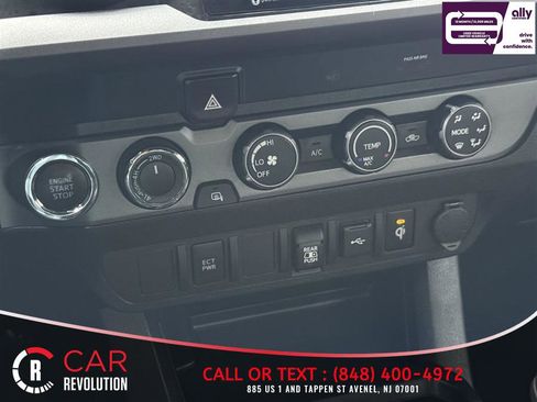 Used 2020 Toyota Tacoma TRD Sport w/ Blackout Package AWD/4WD image 21