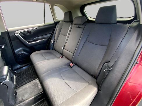 Used 2021 Toyota RAV4 LE FWD image 20