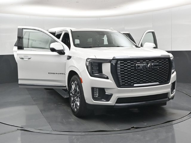 Used 2023 GMC Yukon Denali Ultimate AWD/4WD image 59