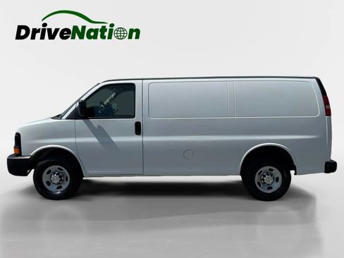 Used 2015 Chevrolet Express 2500 image 8