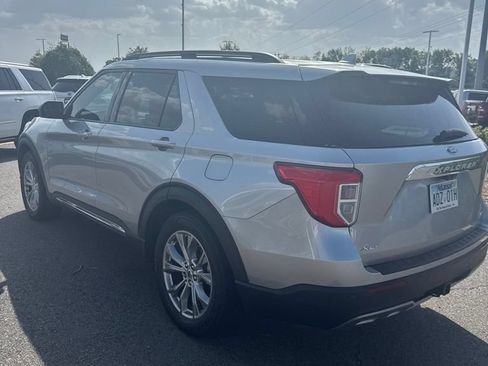 Used 2020 Ford Explorer XLT w/ Equipment Group 202A RWD image 5
