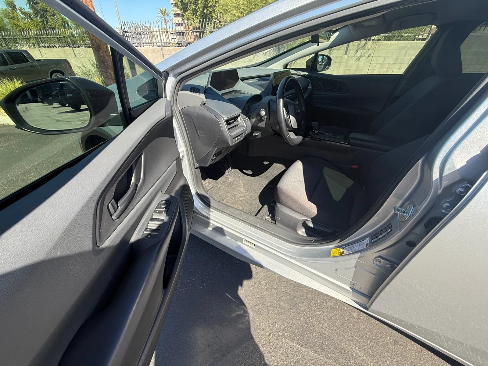 Used 2024 Toyota Prius LE FWD image 9