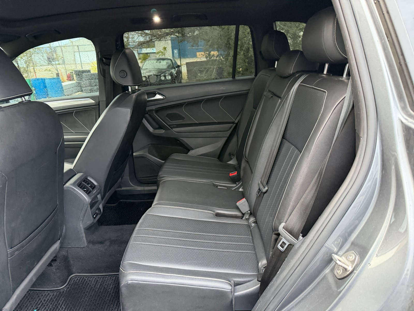 Used 2023 Volkswagen Tiguan SE R-Line AWD/4WD image 25