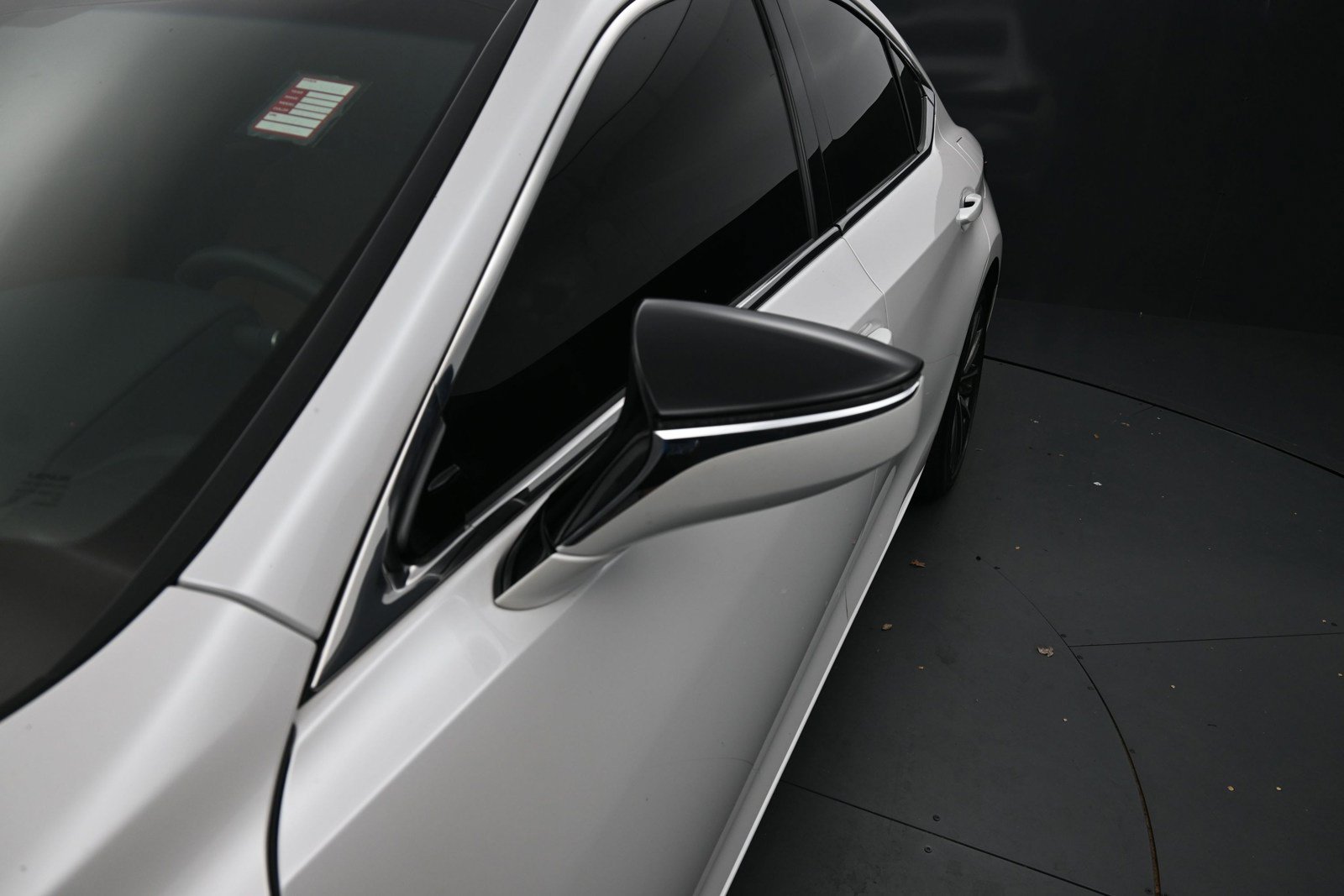 Used 2025 Lexus ES 350 w/ Premium Package FWD image 11