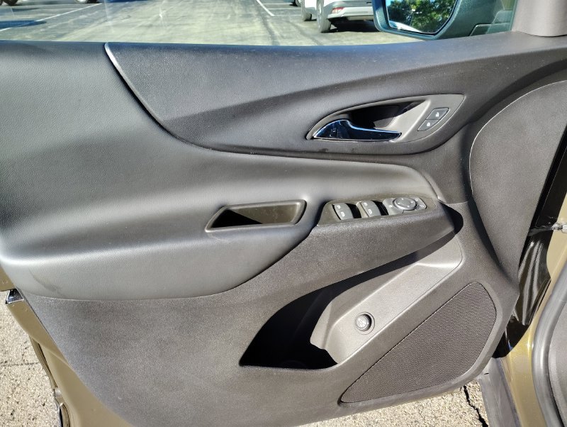 Used 2024 Chevrolet Equinox LT AWD/4WD image 16
