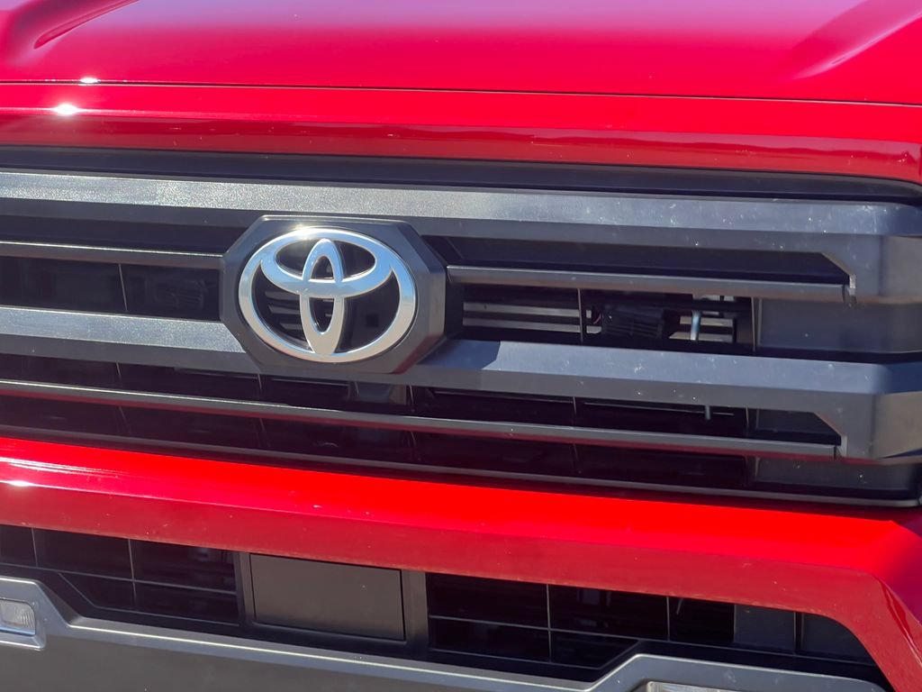 Used 2025 Toyota Tacoma SR5 AWD/4WD image 37